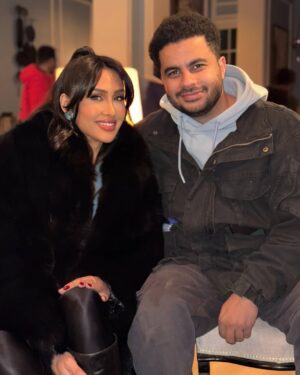 Enjy Kiwan Instagram - ‎فركش مسلسل #وتقابل_حبيب ❤️
‎شكراً لكل صُنّاع العمل الجميل ده، وشكر خاص لعمرو محمود ياسين  @amr_yassin على السيناريو العظيم 😍 وللمخرج محمد  الخبيري @mohamedelkhabeiry على رؤيته الرائعة!
‎وألف مبروك @karimfahmiofficial على الأغنية الحلوة دي 🎶