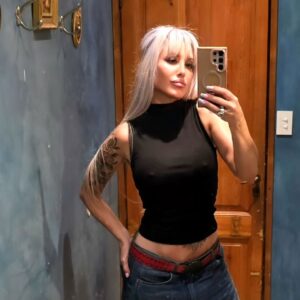 Erika de Sautu Riestra Instagram - Hay Baño?
Hay Espejo?
Listo!
Sale Foto !