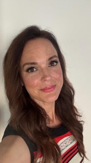 Erin Cahill Instagram - In honor of my movie Journey to You that premieres this Saturday, April 19th, on @hallmarkchannel and streams the next day on @hallmarkplus … we have teamed up to offer you 50% off an annual subscription to HallmarkPlus! I TRULY love @hallmarkplus and all the perks!  I mean, FREE CARDS & more. Dreamy!  Use the promo code: Erin50 when you sign up! But you have to hurry because it’s a *LIMITED TIME OFFER* and ends April 19th!! Only three days! 💜 (Terms apply.)