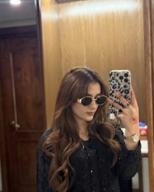 Esha Shah Instagram - A better me is coming 🤫
#Eiddrafts