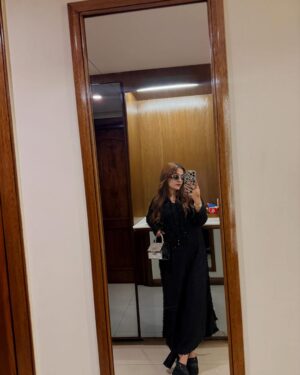 Esha Shah Instagram - A better me is coming 🤫
#Eiddrafts