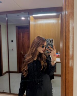 Esha Shah Instagram - A better me is coming 🤫
#Eiddrafts