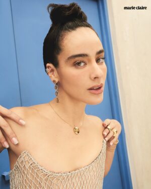 Esmeralda Pimentel Instagram - En un mundo en el que los estándares de belleza nos han inculcado ideas erróneas sobre cómo debemos vernos y comportarnos, @esmepimentel convierte el miedo en un aliado, siendo fiel a sus propios ideales, los cuales busca transmitir a través de sus proyectos. 

De la mano de la colección Atelier de @tousjewelry, la actriz llega a Marie Claire México para compartir ese brillo que tanto la caracteriza y que ha dejado en papeles como el de Isabela en “La Bella y las Bestias”, uno de los que más se ha quedado en su corazón. ✨

#EsmeraldaPimentelEsMarieClaire

Lee la entrevista completa en nuestra edición impresa febrero 2025 y en nuestro sitio web marieclaire.com.mx 

Créditos:
Director Editorial: @gerardangulo
Fotografía: @fffffiona___ 
Realización: @sergio.valenzuelach 
MUAH: @karianamua
Asistentes de moda: @michortizand y @vanecl.__ 
Producción: @_yulietd
Entrevista: @ximenalarram
Locación: @squash73