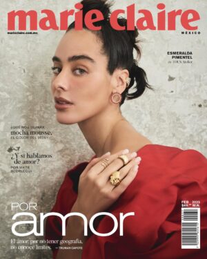 Esmeralda Pimentel Instagram - En esta edición de febrero que emana amor, @esmepimentel de la mano de la colección Atelier de @tousjewelry llega para indagar en las experiencias que día a día convierte en aprendizajes, porque como ella misma lo expresa, el verdadero proceso de cambio no está en abandonar lo que somos, sino en integrar todo lo que nos compone.

Y es que, de ese mismo pensamiento, nace su próximo proyecto que busca romper con el miedo a envejecer: “Lo que queremos contar es que no dejamos de ser interesantes. Hay que envejecer con orgullo, dignidad y alegría”. ✨

#EsmeraldaPimentelEsMarieClaire

Lee la entrevista completa en nuestra edición impresa febrero 2025 y en nuestro sitio web marieclaire.com.mx

Créditos: 
Director Editorial: @gerardangulo
Fotografía: @fffffiona___ 
Realización: @sergio.valenzuelach 
MUAH: @karianamua
Asistentes de moda: @michortizand y @vanecl.__ __
Producción: @_yulietd
Entrevista: @ximenalarram 
Locación: @squash73