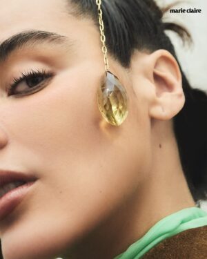 Esmeralda Pimentel Instagram - En esta edición de febrero que emana amor, @esmepimentel de la mano de la colección Atelier de @tousjewelry llega para indagar en las experiencias que día a día convierte en aprendizajes, porque como ella misma lo expresa, el verdadero proceso de cambio no está en abandonar lo que somos, sino en integrar todo lo que nos compone.

Y es que, de ese mismo pensamiento, nace su próximo proyecto que busca romper con el miedo a envejecer: “Lo que queremos contar es que no dejamos de ser interesantes. Hay que envejecer con orgullo, dignidad y alegría”. ✨

#EsmeraldaPimentelEsMarieClaire

Lee la entrevista completa en nuestra edición impresa febrero 2025 y en nuestro sitio web marieclaire.com.mx

Créditos: 
Director Editorial: @gerardangulo
Fotografía: @fffffiona___ 
Realización: @sergio.valenzuelach 
MUAH: @karianamua
Asistentes de moda: @michortizand y @vanecl.__ __
Producción: @_yulietd
Entrevista: @ximenalarram 
Locación: @squash73