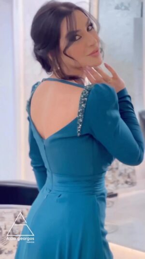 Esraa Al Aseel Instagram - لوك حفلة راس السنة في #بغداد
صالون @soisbelless 
شعر @alaageorgos 
ميك اب @marammalian 
Dress : @devine4fashion 
Thanks all for a amazing style 🤍
#esra_alaseil #اسراء_الاصيل #the_princess #alremas_princess #artist #art #happy_new_year #baghdad #celebrities #singing #song #اغاني #concerts #fashion #beauty #فن