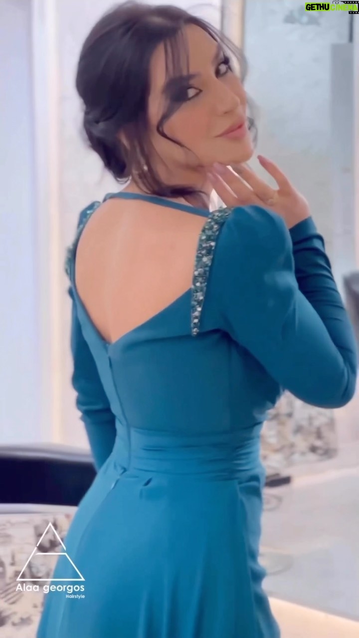 Esraa Al Aseel - 21.5K Likes - لوك حفلة راس السنة في #بغداد
صالون @soisbelless
شعر @alaageorgos
ميك اب @marammalian
Dress : @devine4fashion
Thanks all for a amazing style 🤍
#esra_alaseil #اسراء_الاصيل #the_princess #alremas_princess #artist #art #happy_new_year #baghdad #celebrities #singing #song #اغاني #concerts #fashion #beauty #فن