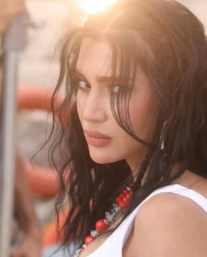 Esraa Al Aseel Instagram - من كواليس تصوير الكليب الجديد في لبنان مع المخرج مراد ترك 
#esra_alaseil #اسراء_الاصيل #the_princess