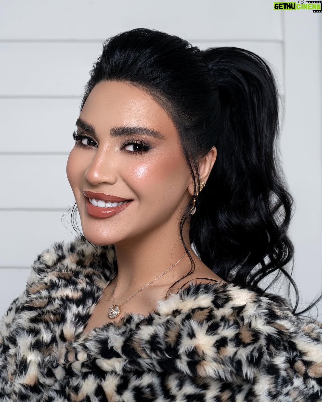 Esraa Al Aseel - 29.3K Likes - كن لنفسك … كل شيء 🤍
Makeup : @makeupbyomz
Photo : @omar.alasmaar
Salon : @soisbelless
#esra_alaseil #اسراء_الاصيل #the_princess