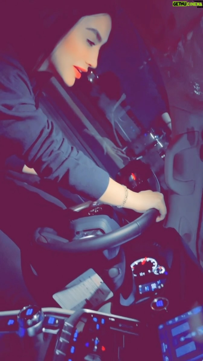 Esraa Al Aseel - 38.5K Likes - اسراء لما تسمع المقطع الي تحبه 😂
ڤيديو قديم بس حبيت اشاركه وياكم 😅🫶🏻
#esra_alaseil #اسراء_الاصيل #نقطة_ضعف #the_princess