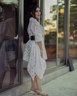 Esraa Al Aseel Instagram - " #نقطة_ضعف " 🤍 .. اليوم 6:00
#اسراء_الاصيل #esra_alaseil #the_princess