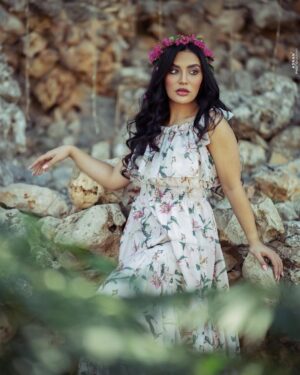 Esraa Al Aseel Instagram - New photoshoot from new clip 
By : @adnanomar.officiall 

#esra_alaseil #اسراء_الاصيل #the_princess