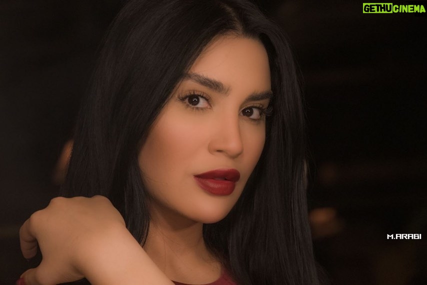 Esraa Al Aseel - 17.5K Likes - كُن بسيطاً مُسالِماً .. الا بأحلامك
انتزعها من يد الحياة .. بكل قوتك !! ♥️
من كواليس #مسلسل_ايكو
Photo by : @3arabi00
#esra_alaseil #اسراء_الاصيل #the_princess