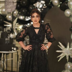 Esraa Al Aseel Instagram - ختمت سنة من عمري البارحة
ممتنة لكل شيء صادفته بيها بكل جوانبه 
وسنة جديدة بدت .. رح نتعلم اكثر ونكبر اكثر ونوعى اكثر
وتكبر ويانا احلامنا وطموحاتنا ونجاحاتنا 
متمنيه من الله ان يحفظني ويحفظ لي اهلي واحبابي 
و ان يرزقني و اياكم السلام النفسي والسعادة الابدية والتوفيق 

Happy Birthday Esraa 17-11-1995 
🤍🖤🎂

Photo by : @adnanomar.officiall 

#esra_alaseil #اسراء_الاصيل #the_princess 
#birthday