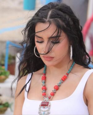 Esraa Al Aseel Instagram - من كواليس تصوير الكليب الجديد في لبنان مع المخرج مراد ترك 
#esra_alaseil #اسراء_الاصيل #the_princess