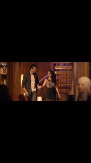 Esraa Al Aseel Instagram - جديدي #ازمة_وانتهي
كلمات : رامي العبودي  @rami.alabody 
الحان : نور الزين  @nooralzain.official 
توزيع : عمار عدنان @am.officialll 
گيتارات : شهم @shahammotaghedi 
مكس وماستر : ايسر القاسم @aysaralqasim 
مدير تصوير : مراد ترك 
اخــراج : مــراد تــرك
 @muradturkk 
الرابط بالبايو مشاهدة ممتعة 

 #اسراءالاصيل #esra_alaseil #the_princess #alremas_princess #شجابج_على_الظيم