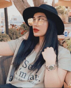 Esraa Al Aseel Instagram - My life , my rules , my privacy , my business , my taste , so keep your nose out 😅🤙🏻

#اسراء_الاصيل #esra_alaseil #نقطة_ضعف #the_princess