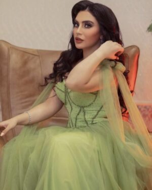 Esraa Al Aseel Instagram - صباح الورد 🤍
#اسراء_الاصيل #esra_alaseil #the_princess  #نقطة_ضعف