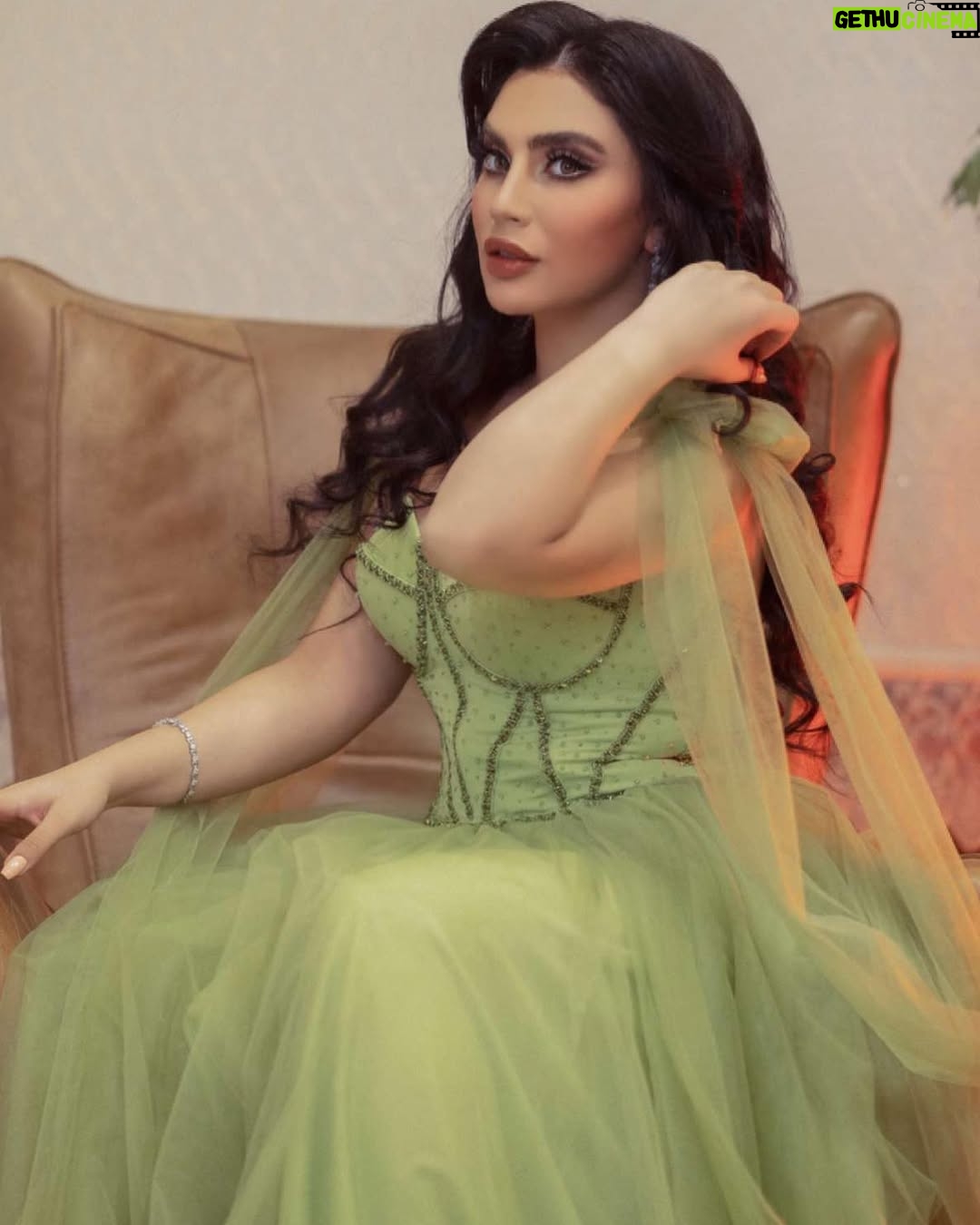 Esraa Al Aseel - 23.5K Likes - صباح الورد 🤍
#اسراء_الاصيل #esra_alaseil #the_princess #نقطة_ضعف