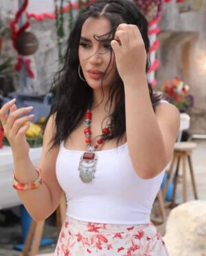 Esraa Al Aseel Instagram - من كواليس تصوير الكليب الجديد في لبنان مع المخرج مراد ترك 
#esra_alaseil #اسراء_الاصيل #the_princess