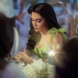 Esraa Al Aseel Instagram - كل ما شفتهن ارتبك ... نظراتك تموتني 🤍 
Photo : @adnanomar.officiall 
#اسراء_الاصيل #esra_alaseil #نقطة_ضعف #the_princess