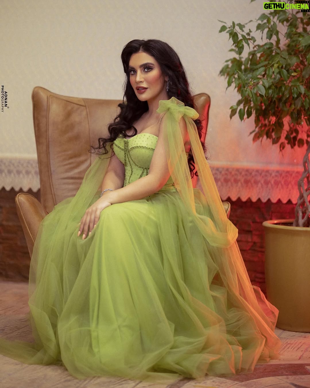 Esraa Al Aseel - 58.8K Likes - لا تبحث عن قيمتك في اعين الناس .. اذا ارتاح الضمير ارتفع المقام .. واذا عرفت نفسك جيداً فلا يضرك ماقيل فيك 🤍
Photographer : @adnanomar.officiall
#اسراء_الاصيل #esra_alaseil #the_princess #نقطة_ضعف