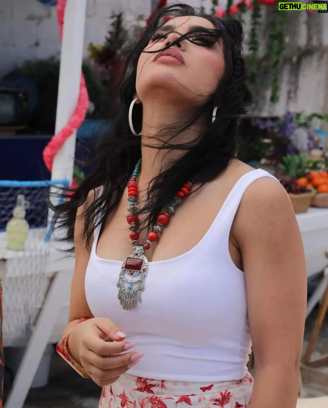 Esraa Al Aseel - 27.5K Likes - من كواليس تصوير الكليب الجديد في لبنان مع المخرج مراد ترك
#esra_alaseil #اسراء_الاصيل #the_princess
