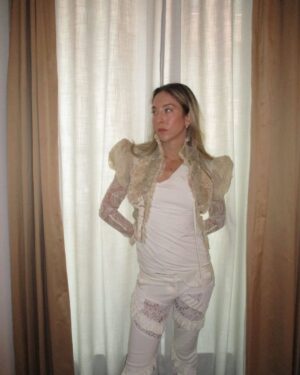 Este Haim Instagram - i don’t think my fiancé is mentally prepared for relationships to be out