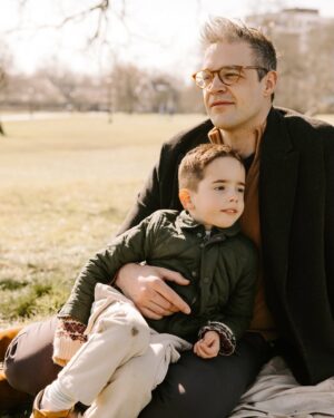 Eva Amurri Martino Instagram - The One Where I Turned 40 In London 🇬🇧❤️🥹 

One of my favorite things we did in London was create official memories with @flytographer. There is something so important and special about having every member of our family in the photo, and I know I will treasure these images for decades to come. 😭 I can’t believe how big my kids are looking now. 

I actually have used Flytographer many times in the past, and I’ve been obsessed with how easy it is to find a really high-quality photographer in nearly any destination. I’ve always been so impressed with the images! I booked with them when we were in Rome a couple of years ago, and I even used them for my bachelorette party images in New Orleans 🥳

If you want to try @flytographer for an upcoming trip, I have a special code for you! Use HAPPILYEVA50 for $50 off your first booking or gift card. Valid through the end of the year! (Pssst, this makes a great Mother’s Day gift, fellas!)

#londonfamilyphotographer #familyphotos #flytographer #gifted 

📷: @flytographer