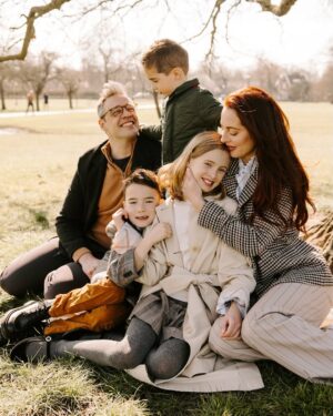 Eva Amurri Martino Instagram - The One Where I Turned 40 In London 🇬🇧❤️🥹 

One of my favorite things we did in London was create official memories with @flytographer. There is something so important and special about having every member of our family in the photo, and I know I will treasure these images for decades to come. 😭 I can’t believe how big my kids are looking now. 

I actually have used Flytographer many times in the past, and I’ve been obsessed with how easy it is to find a really high-quality photographer in nearly any destination. I’ve always been so impressed with the images! I booked with them when we were in Rome a couple of years ago, and I even used them for my bachelorette party images in New Orleans 🥳

If you want to try @flytographer for an upcoming trip, I have a special code for you! Use HAPPILYEVA50 for $50 off your first booking or gift card. Valid through the end of the year! (Pssst, this makes a great Mother’s Day gift, fellas!)

#londonfamilyphotographer #familyphotos #flytographer #gifted 

📷: @flytographer