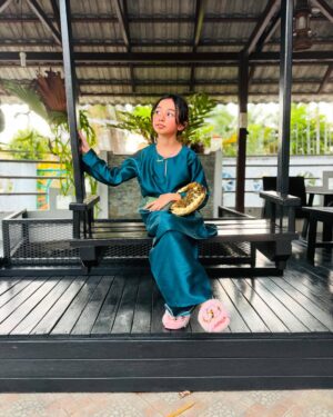 Faezah Elai Instagram - Raya ke 2..Beraya di Flat Nusantara dan Taman Pauh dirumah beradik beradik kami.SELAMAT HARI RAYA AIDIL FITRI maaf zahir batin buat semua beradik beradik kami dan semua rakyat Msia yang berugama islam. #eidmubarak #selamathariraya #maafzahirbatin #setahunsekali