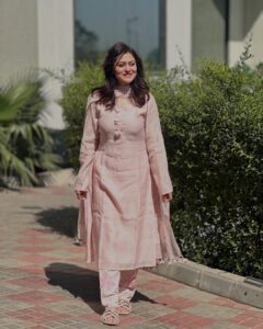 Actress Falaq Naaz HD Photos and Wallpapers March 2025