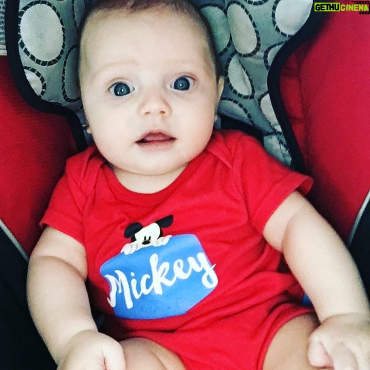 Faloon Larraguibel - 22.1K Likes - Feliz cumpleaños al niño mas tierno del mundo! Mi principe mas bello y cariñoso, amamos esa sonrisa, gracias por hacernos feliz! Por alegrarnos la vida! Te amo JP #FelizcumpleJP #4años