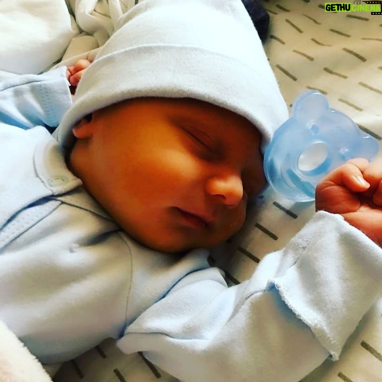 Faloon Larraguibel - 22.1K Likes - Feliz cumpleaños al niño mas tierno del mundo! Mi principe mas bello y cariñoso, amamos esa sonrisa, gracias por hacernos feliz! Por alegrarnos la vida! Te amo JP #FelizcumpleJP #4años