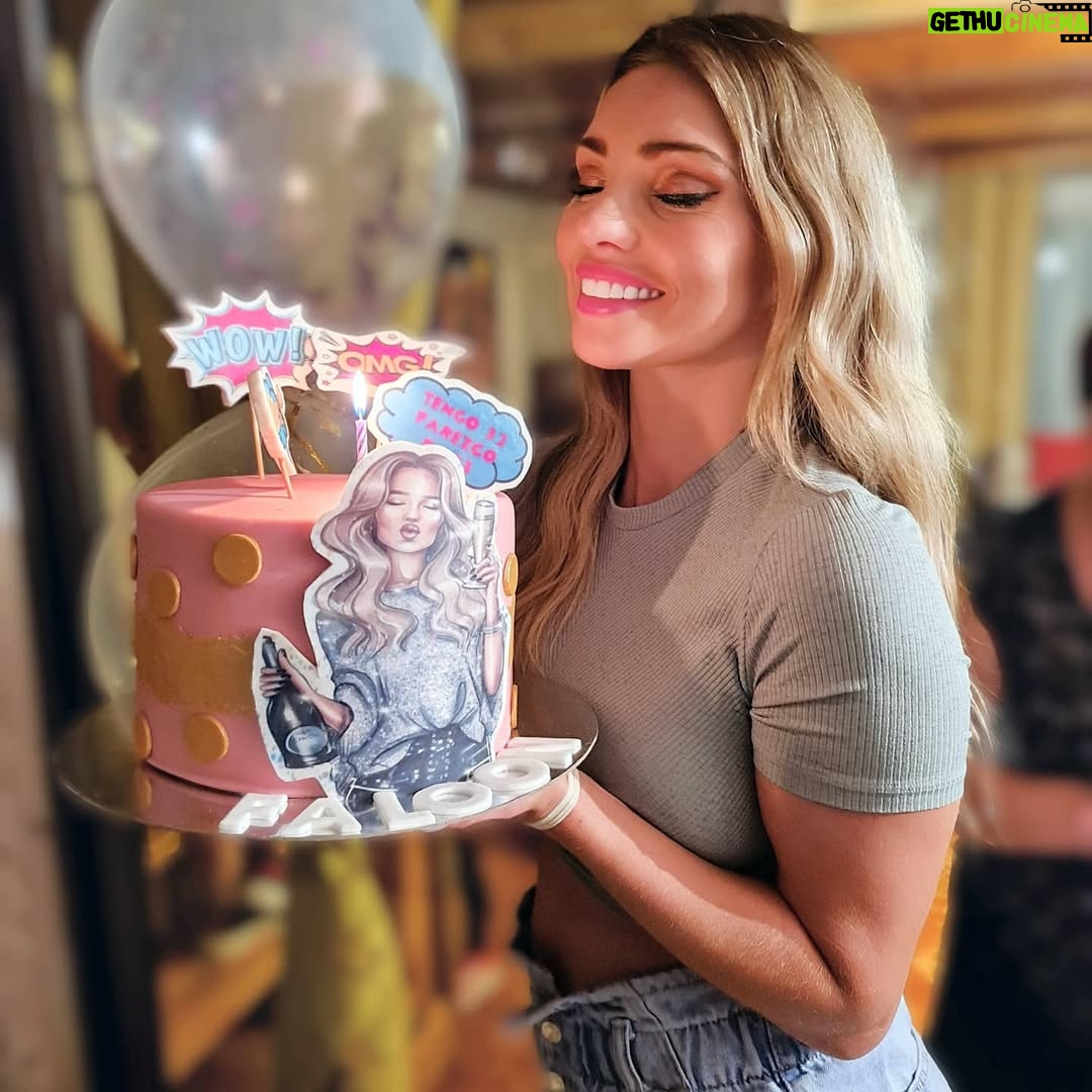 Faloon Larraguibel - 20.8K Likes - Mil gracias a todos!!!
por sus bellos saludos de cumpleaños.
Los amo!
#felizcumpleFaloon