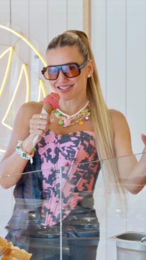 Fanny Lu Instagram - 1- La que no se rinde 
2- La protagonista 
3- La que no se arrepiente 
4- La que no se asusta 
5- La que ama sus arrugas 
6- La que no se miente 

¿Cuál eres tú?