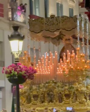 Fanny Lu Instagram - Semana Santa 2025. Siempre podemos renacer … Andalucía, cultura y respeto por la tradición, cantares, llanto y oración … Gracias por estos días 🇪🇸
