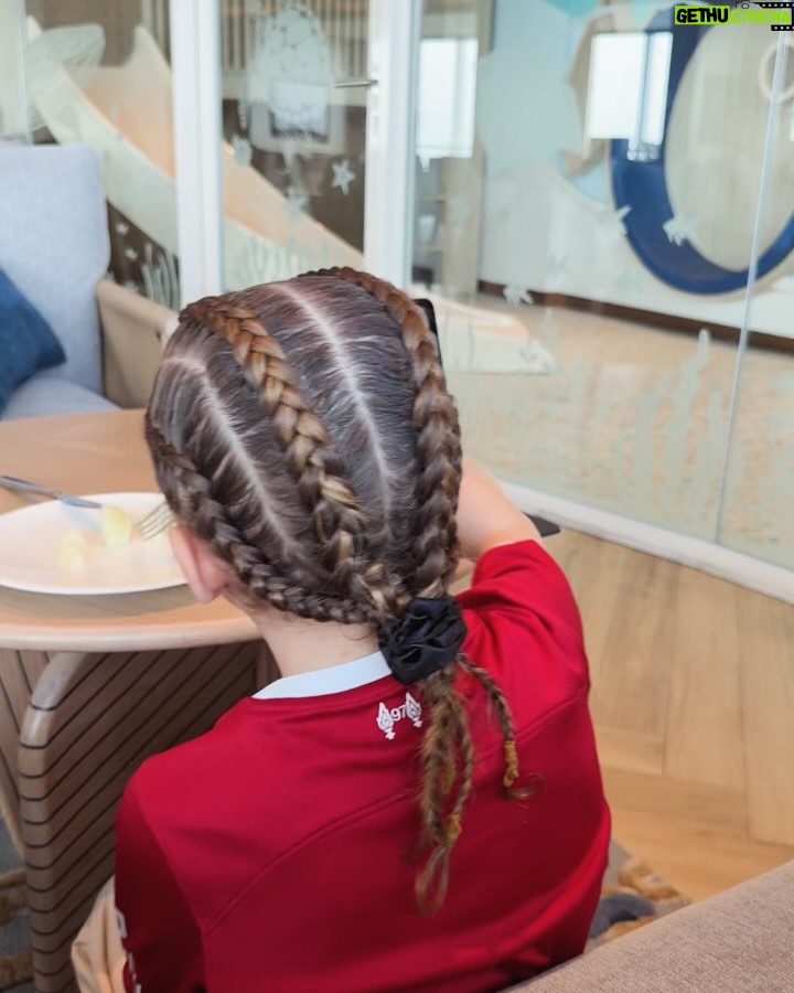 Fanny Rodrigues - 19.9K Likes - Estamos no paraíso. O verdadeiro paraíso 🏝️ 🌊
E deixo-vos aqui um bocadinho de todo o “processo” até cá chegar.
Agradecer de coração ao @agenteviagens_carlos (Rodrigo e Carolina) que trataram de tudo e eu não tive de me preocupar absolutamente com nada! 💙
Vamos continuar por cá, a curtir. 🥳🤌🏼