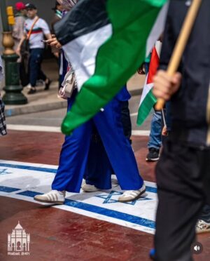 Farah El Fassi Instagram - فلسطين حرة ✌🏻#freepelastine🇵🇸 #اللهم_حرر_المسجد_الأقصى_واجبر_كسرهم_واشف_مرضاهم_وتقبلشهدائهم_برحمتك_اللهم_إني_أستودعك_بيت_المقدسوأهل #فلسطين