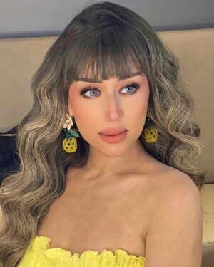 Farah El Zahed Instagram - Some BTS while filming Sugar Daddy.. 🍍🩵

Thank you all for the sweet messages I’m receiving about Nermin and I’m so glad you guys loved her as much as I did
You still didn’t watch the movie yet?!

فيلم #شوجر_دادي حالياً بجميع دور العرض في مصر و العالم العربي
Watch and let me know your feedback 🫶🏻

MUA @faceartistrybyshahd