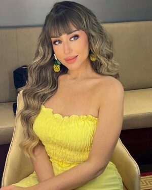 Farah El Zahed Instagram - Some BTS while filming Sugar Daddy.. 🍍🩵

Thank you all for the sweet messages I’m receiving about Nermin and I’m so glad you guys loved her as much as I did
You still didn’t watch the movie yet?!

فيلم #شوجر_دادي حالياً بجميع دور العرض في مصر و العالم العربي
Watch and let me know your feedback 🫶🏻

MUA @faceartistrybyshahd