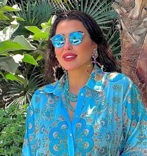 Fati Jamali Instagram - الإيجابية هي طريقة تفكير، والسعادة هي أسلوب حياة. ليس ما تملكه، أو ما تفعله هو ما يجعلك سعيداً، بل كيفية تفكيرك بكل ذلك.🧚🏻‍♀️
