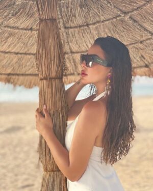 Fati Jamali Instagram - Summer life 🧚🏻‍♀️
Credit 📸 @achraf_khoubbaz 
📍 @hoteldakhlaclub