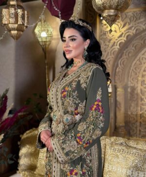 Fati Jamali Instagram - ليلة الحناء 
 @neggafasaphir
Makeup @tymabeauty