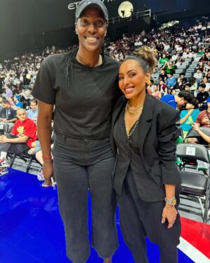 Fatima Al Safi Instagram - Had a blast celebrating NBA Appreciation Day yesterday🏀 Grateful for the unforgettable moments.
@abudhabievents 
@nbaarabic 
#nbainabudhabi