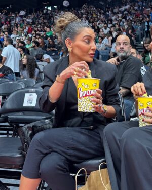 Fatima Al Safi Instagram - Had a blast celebrating NBA Appreciation Day yesterday🏀 Grateful for the unforgettable moments.
@abudhabievents 
@nbaarabic 
#nbainabudhabi