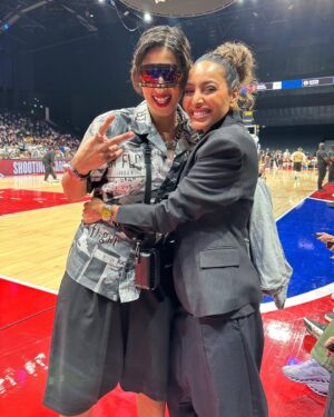 Fatima Al Safi Instagram - Had a blast celebrating NBA Appreciation Day yesterday🏀 Grateful for the unforgettable moments.
@abudhabievents 
@nbaarabic 
#nbainabudhabi