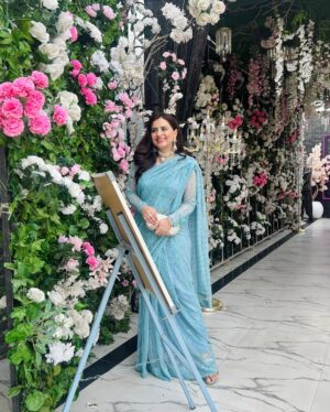 Fatima Effendi Instagram - Day Weddings be like 🌸
Wearing @komalrehmanofficial 
Jewelry @zarqenisa