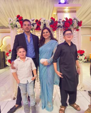 Fatima Effendi Instagram - Day Weddings be like 🌸
Wearing @komalrehmanofficial 
Jewelry @zarqenisa