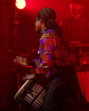 Fatoumata Diawara Instagram - Grand soleil aux Folies Bergeres☀️❤️
Merci @fatoumata_diawara__ , @lubiana_k , @madousidikidiabate , l’#AfroPopOrchestra, nos invités géniaux, l’équipage, et vous pour ces retrouvailles fraternelles!! Quand je pense que ce n’est que le début… 🔥🔥🔥

@lamomali
@fatoumata_diawara__ 
@madousidikidiabate 
@lubiana_k 
@corentin.pujol 
@maxime_garoute_ 
@mikeclintonbass 
#BoubacarDembele
@yamebantu 
@patrickwatsonofficial 
@ibrahimmaaloufofficial 
@oxmopuccino 

Concert avant-première Lamomali « Totem » / Folies Bergère 01.04.2025
Photos: @lecollegefoufoufou 
Vidéos: @victorsellier_ @manson_jb @timotheehilst